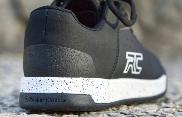 Die Ride Concepts Rubber Kinetics Gummimischung verleiht dem Hellion Elite mega Grip